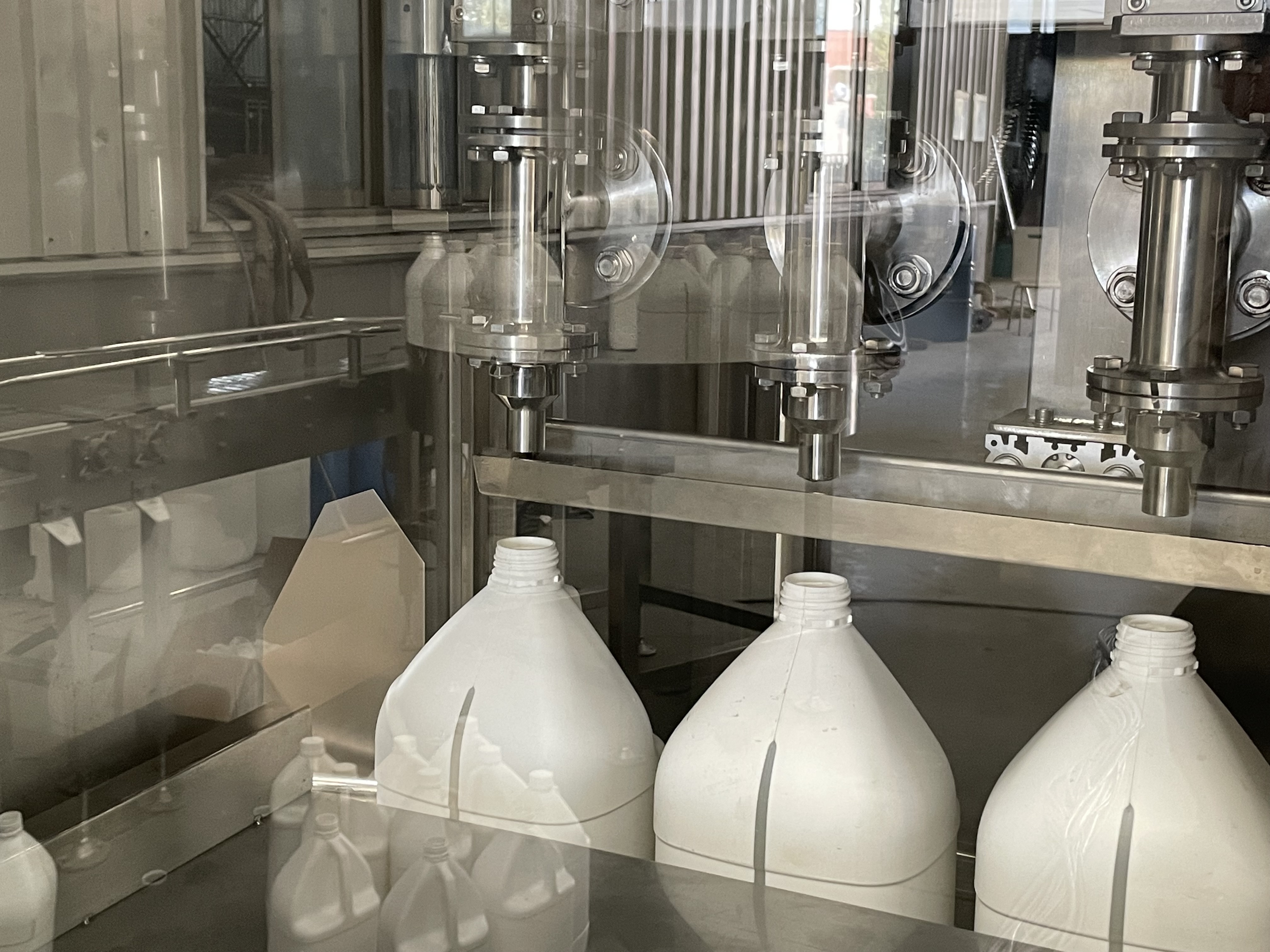 1L-4L Jerrycan Pail Can Tin Fully Automatic 4 Nozzles Chemical Liquid Adhesive Acrylic Resin Ex-proof Filling Machine